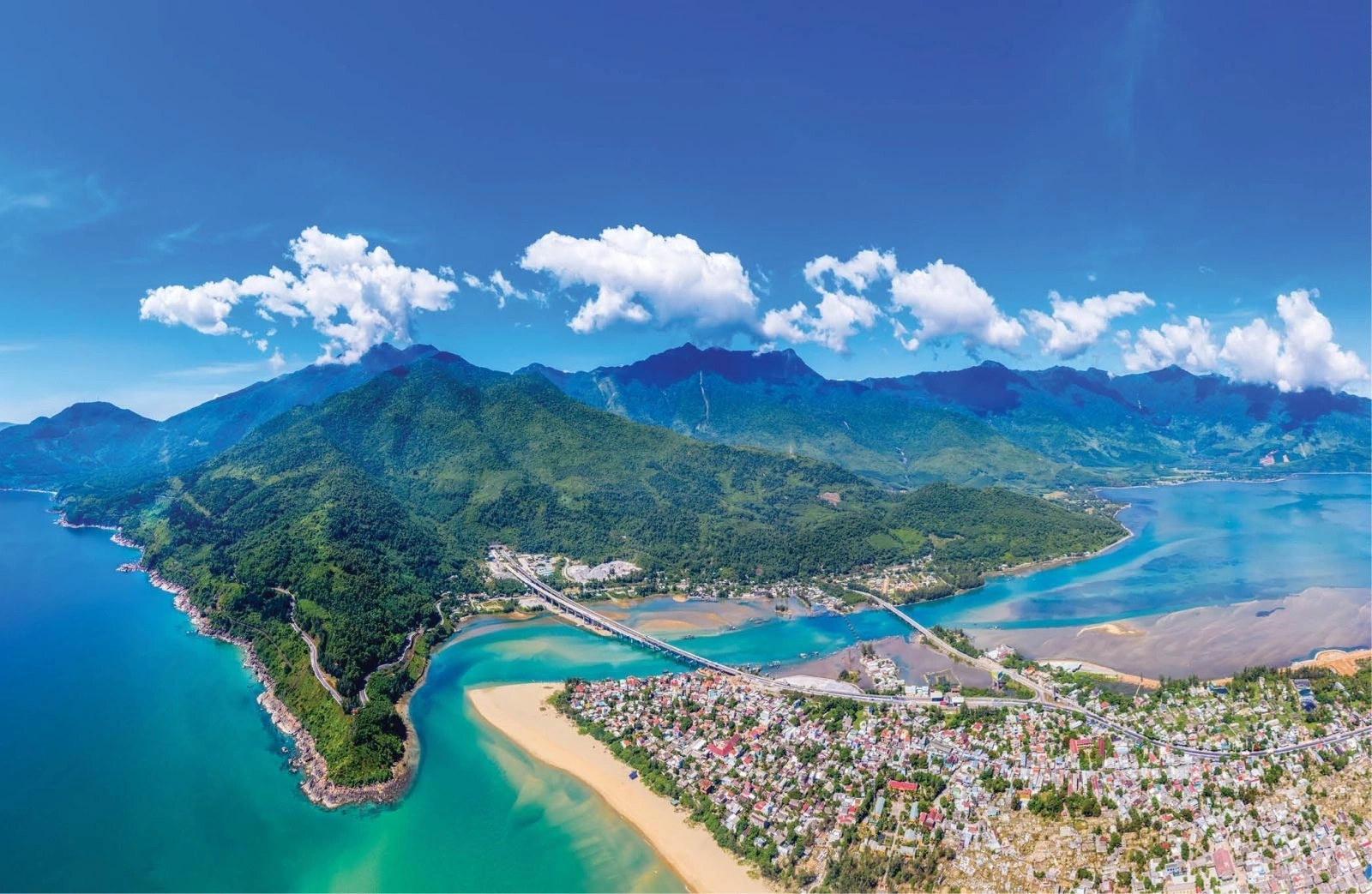 Vịnh Lăng Cô Huế